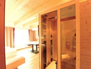 1 bedroom, travel crib, free WiFi - Lovely apartment for 2 guests with WIFI and TV (Jerzens)