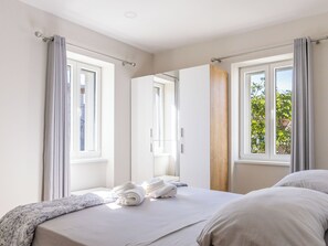 2 bedrooms, Internet