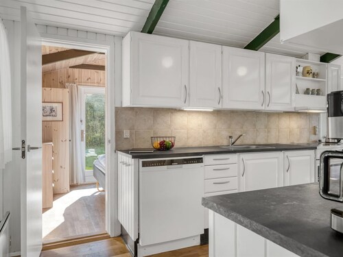 "Inola" - 3.5km from the sea by Interhome