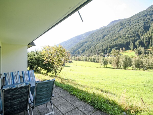 Outdoor dining - Apartment Kriasi by Interhome (Gortipohl)