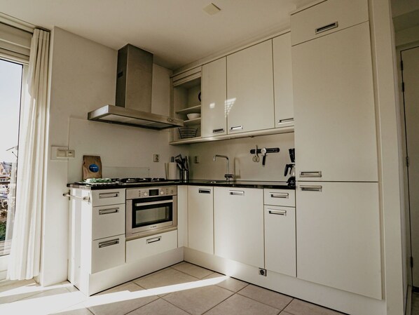 Dishwasher, highchair