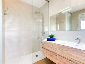 Towels - Belle vue by Interhome (Palau Savardera)