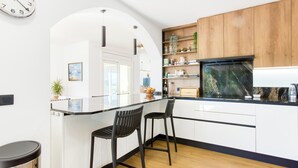 Private kitchen - Belle vue by Interhome (Palau Savardera)