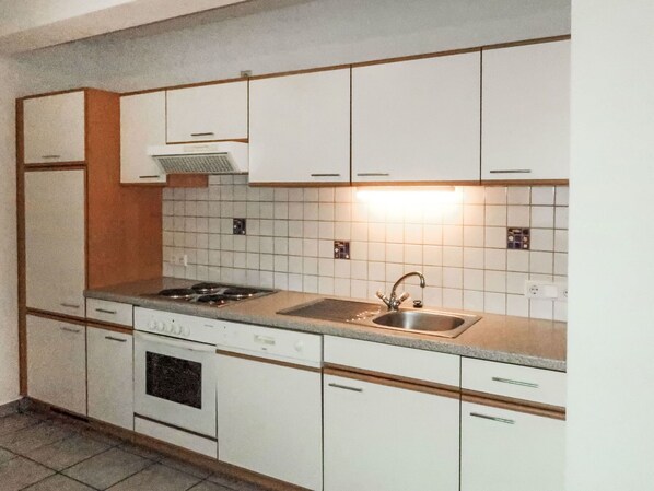 Mikrowelle, Ofen, Geschirrspüler