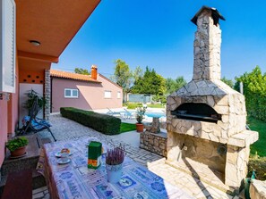 Outdoor dining - Apartment Jere by Interhome (Pula)