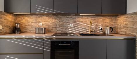 Fridge, microwave, oven, stovetop