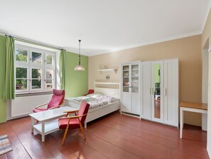 1 bedroom, free WiFi, bed sheets