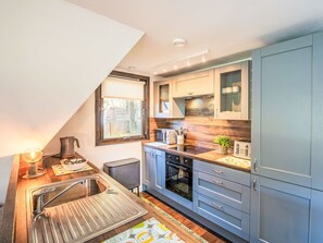 Microondas, horno y lavavajillas 