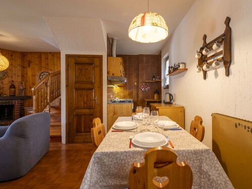 Cosy apartment for 5 people with WIFI, TV and balcony