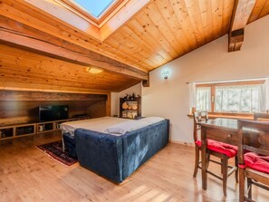 1 chambre, lit de bébé portatif