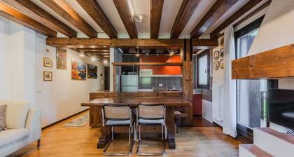 Lovely apartment for 5 guests with WIFI, TV and patio