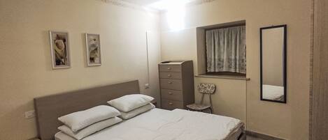 2 slaapkamers, reisbedje, gratis wifi