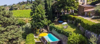 Wonderful  villa for 12 people with A/C, hot tub, WIFI, private pool, TV and patio