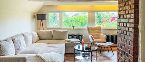 Televisión y chimenea