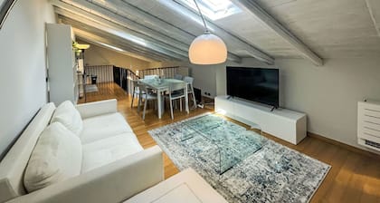 Schönes Ferienhaus für 3 Leute mit Klimaanlage, TV, Terrasse, Haustiere erlaubt und Panoramablick