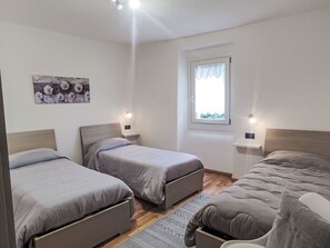 2 chambres, accès au Wi-Fi (inclus)