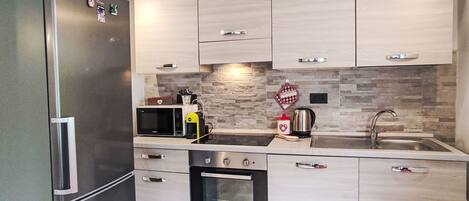 Mikrowelle, Geschirrspüler