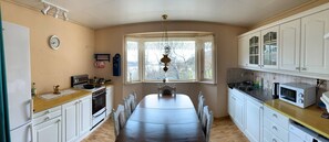 House, 2 Bedrooms | Dining room