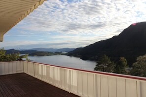 House, 2 Bedrooms | Balcony