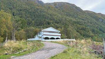 House, 2 Bedrooms | Exterior