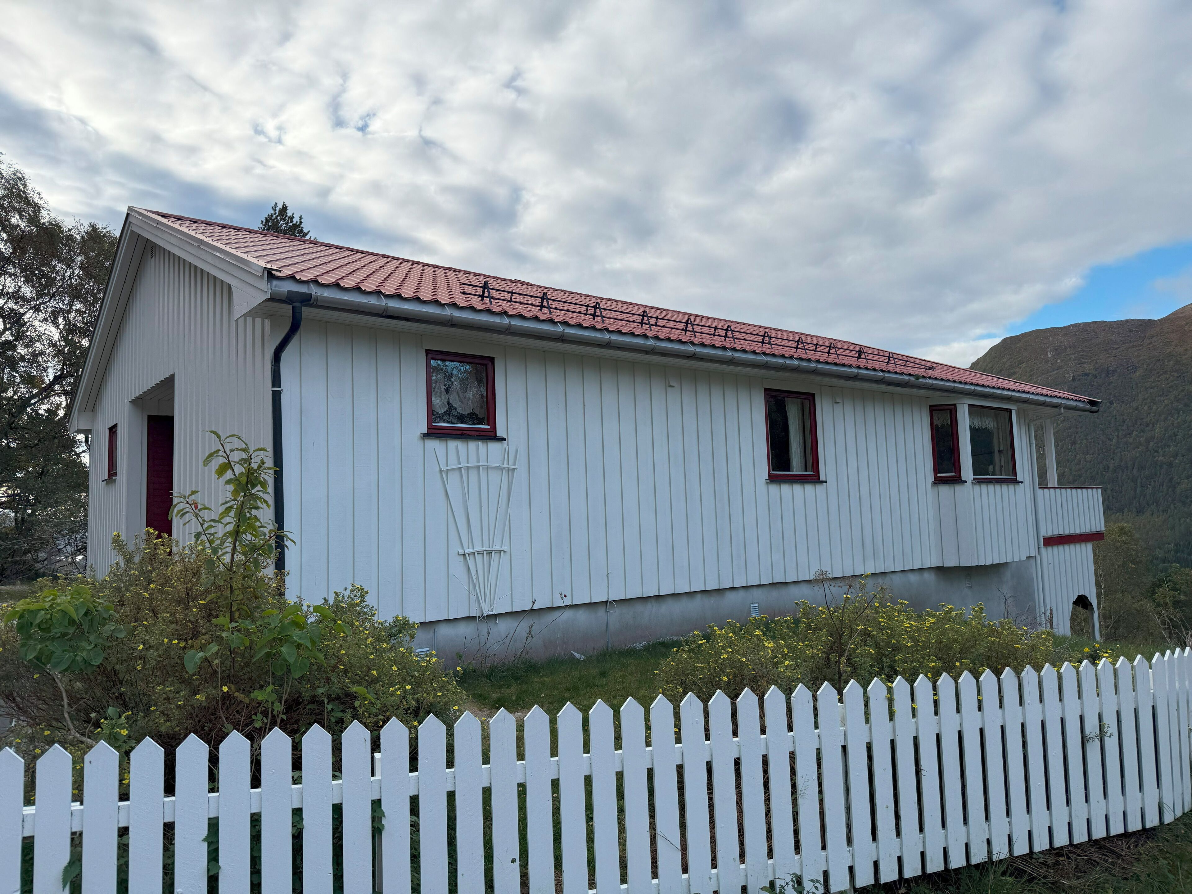 House, 2 Bedrooms | Exterior