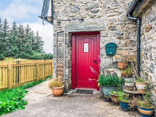 Atemberaubendes alleinstehendes Ferienhaus für 8 Gäste mit  W-LAN, TV, Innenhof und Panoramablick