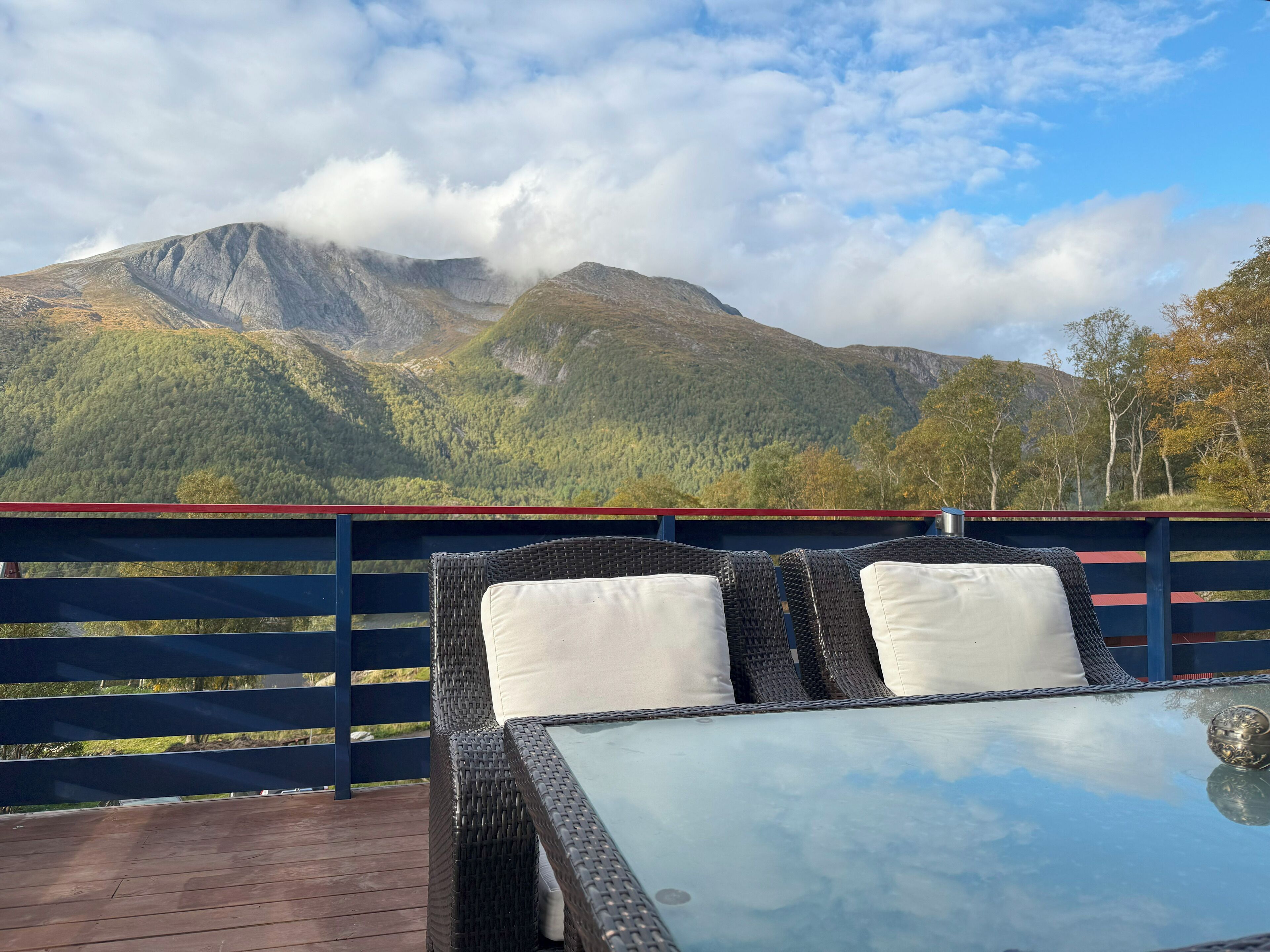 House, 5 Bedrooms | Balcony