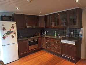 House, 5 Bedrooms | Bahagian dalam