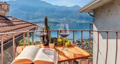 Beautiful private villa for 4 guests with WIFI, terrace and panoramic view