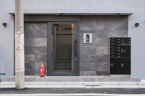 Immagine non classificata, 5 di 8, pulsante