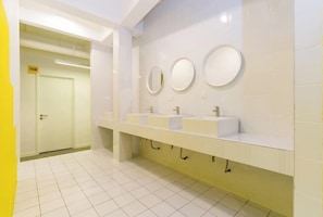 Room - Upstairs Downstairs Co Living Kampung Pandan (Kuala Lumpur)