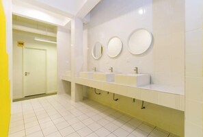 Room - Upstairs Downstairs Co Living Kampung Pandan (Kuala Lumpur)