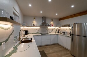 Microwave, stovetop, dishwasher