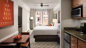 2 عدّة غرف نوم ومكواة/لوح كي وواي فاي مجانًا وملاءات أسرّة