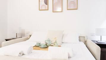 1 chambre, fer et planche Ă repasser