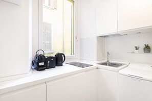 Réfrigérateur, surface de cuisson, lave-vaisselle