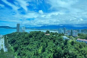 View from property - LS Sunset Ocean View Homestay - Jesselton Quay (Kota Kinabalu)