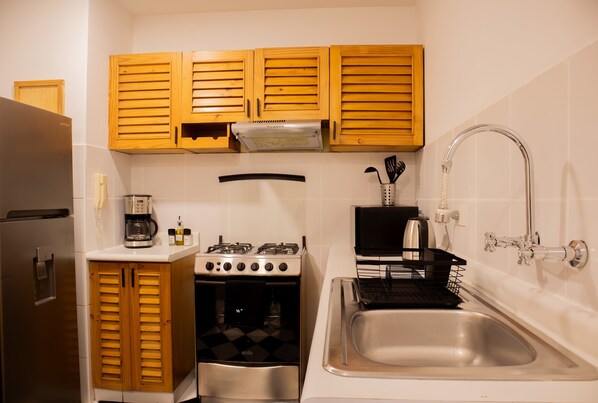 Fridge, microwave, oven, stovetop