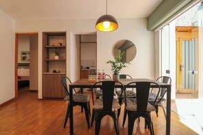 Unclassified image, 5 of 22, button