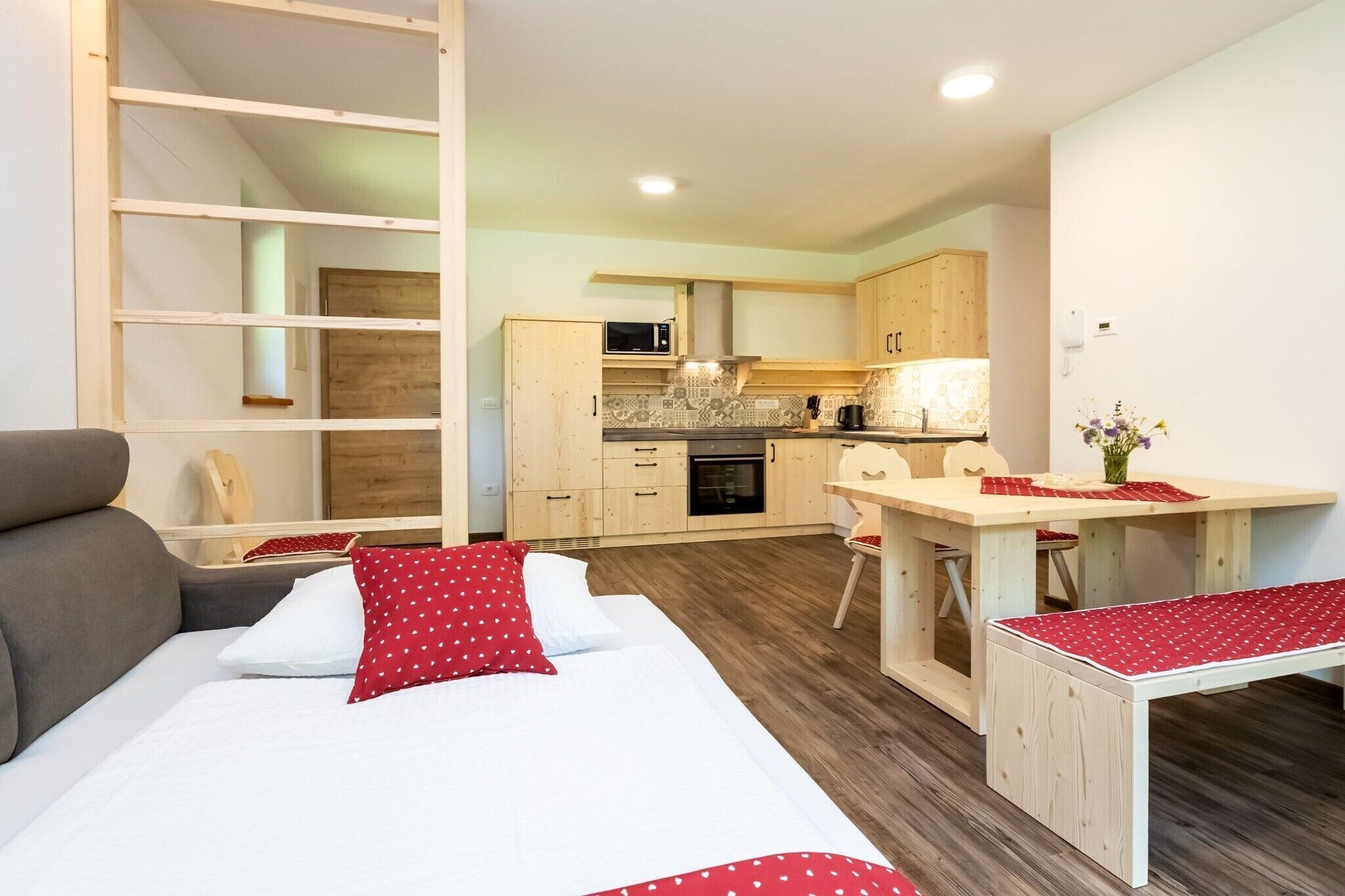 2 室のベッドルーム、WiFi (無料)