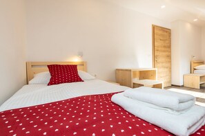 2 bedrooms, free WiFi - The Woodland Nook Apartments Bohinj - Comfort Two Bedroom Apartment with Balcony (Bohinj)