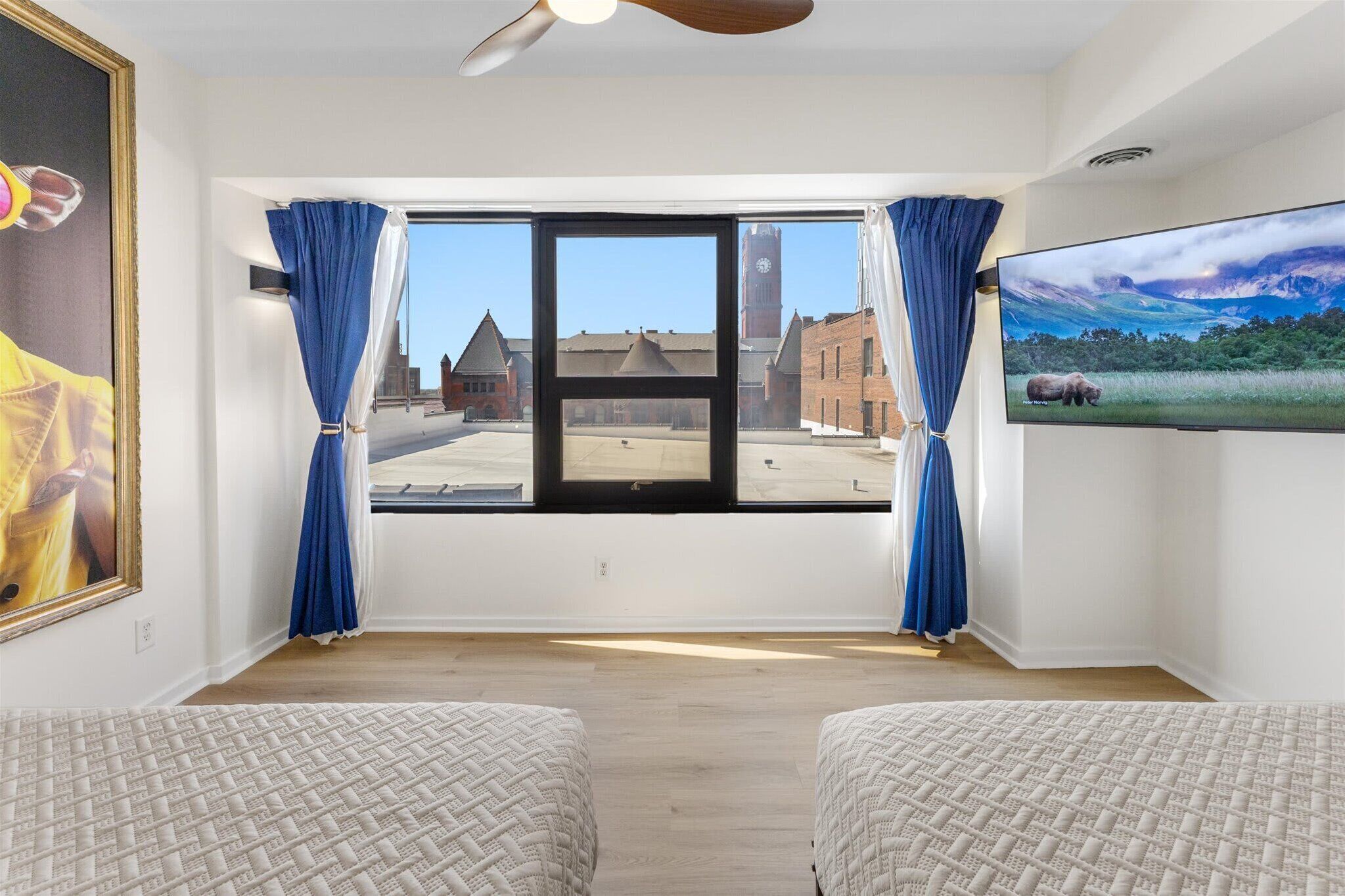 6 bedrooms, iron/ironing board, WiFi, bed sheets