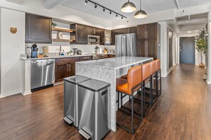 Fridge, microwave, oven, stovetop