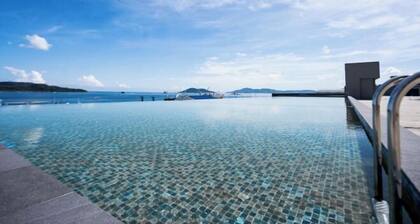 Jesselton Quay by Pinstay