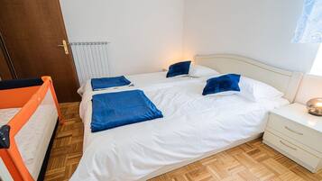 2 Schlafzimmer, Bügeleisen/Bügelbrett, Reisekinderbett, kostenloses WLAN