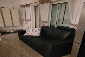 Smart TV - Villa Analena - Two Bedroom Apartment 3 (Šibenik)