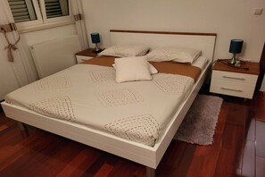 2 Schlafzimmer, Bügeleisen/Bügelbrett, Reisekinderbett, kostenloses WLAN