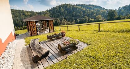 Bloomfield Retreat Country House with Sauna - Three Bedroom Country House