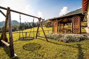 Property grounds - Bloomfield Retreat Country House with Sauna - Three Bedroom Country House (Recica ob Savinji)