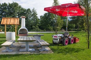 Outdoor dining - Two Bedroom Apartment (Recica ob Savinji)